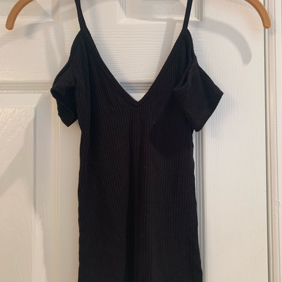 UO Project Social T Cold Shoulder Top - Picture 4 of 5